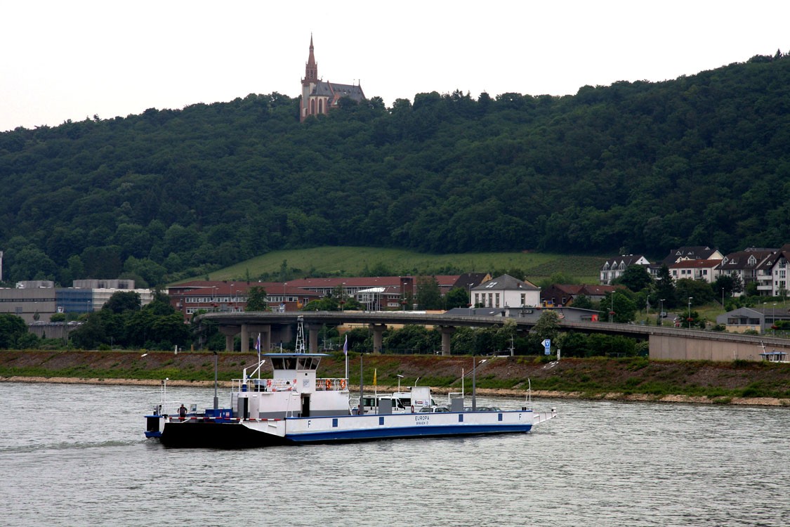 gal/holiday/Rhine and Mosel 2008 - Koblenz to Rudesheim/Bingen_Ferry_IMG_1582.jpg